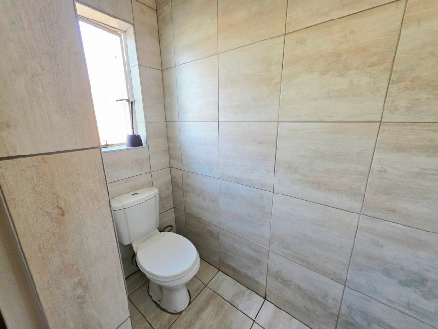 16 Bedroom Property for Sale in Universitas Free State